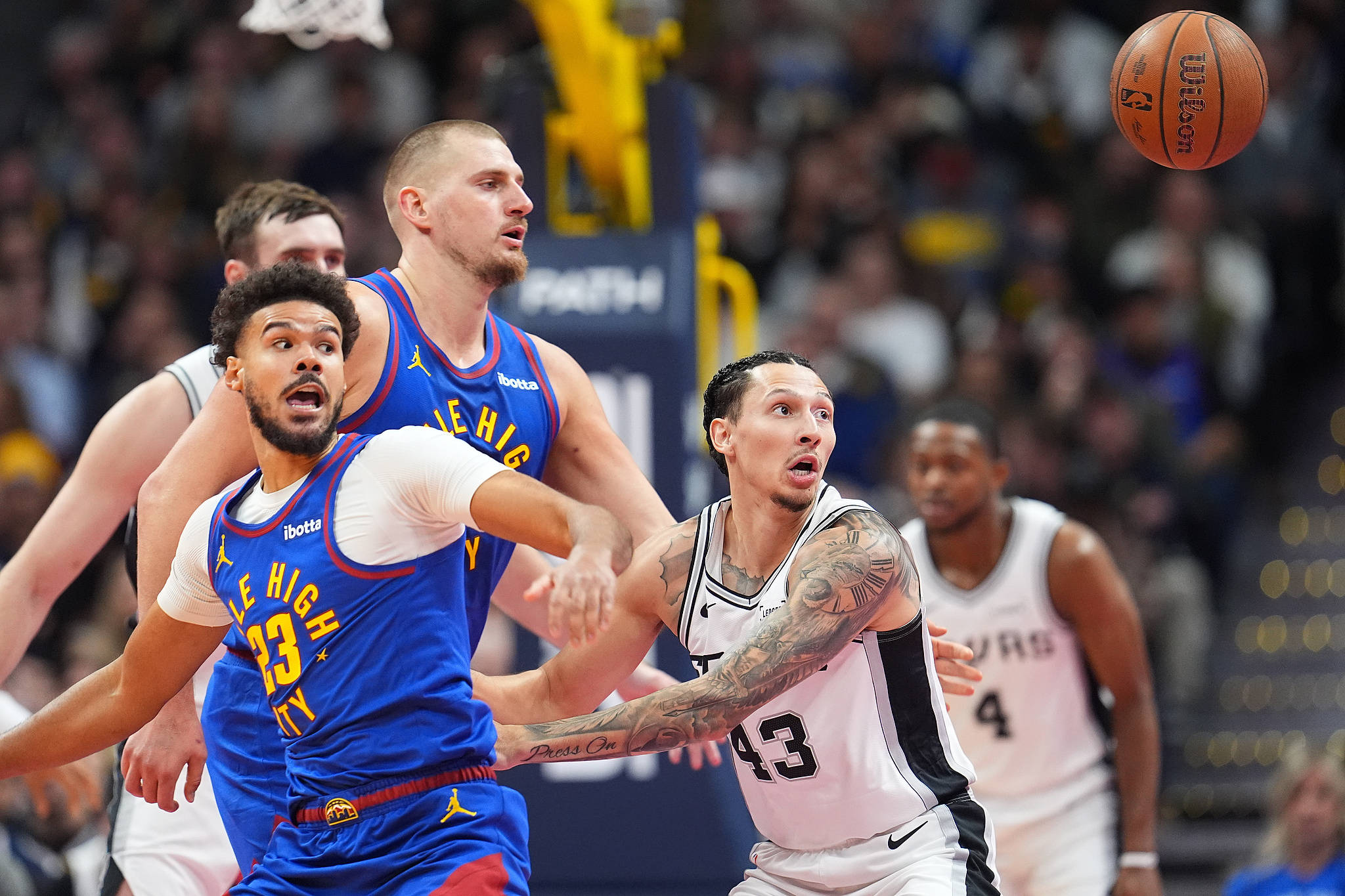 掘金NBA战胜勇士约基奇三双达成