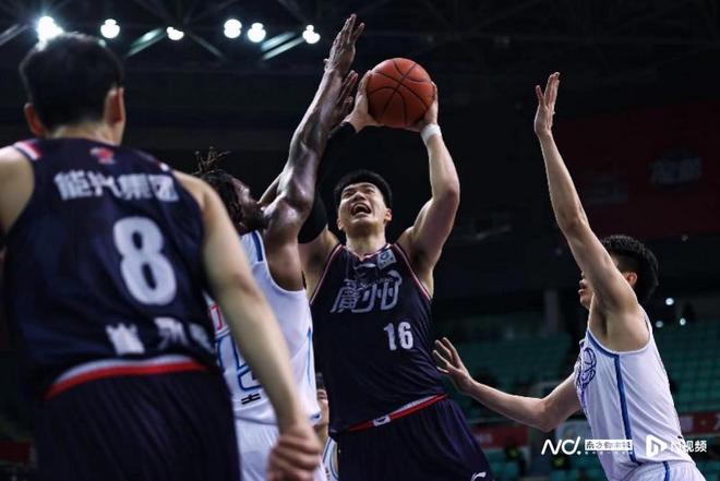 KOK体育_广东宏远CBA战胜宁波男篮胡明轩关键得分(广东宏远cba战胜宁波男篮胡明轩关键得分是多少)